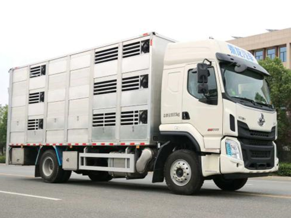 天錦國(guó)六6.8米畜禽運(yùn)輸車 天錦國(guó)六6.8米畜禽運(yùn)輸車