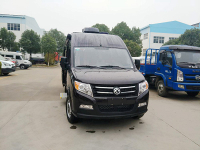 東風(fēng)御風(fēng)長軸高頂B型房車 東風(fēng)御風(fēng)長軸高頂B型房車