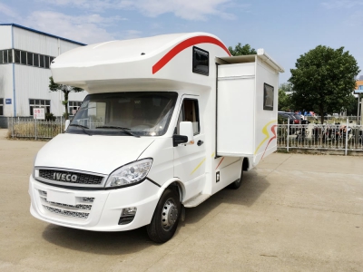 依維柯寶迪C型房車 雙拓展倉 依維柯寶迪C型房車 雙拓展倉