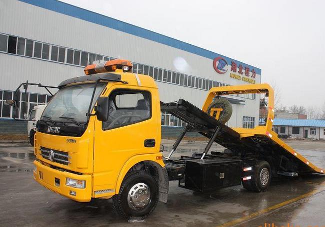 東風多利卡國五一拖二清障車(帶吊機) 東風多利卡國五一拖二清障車(帶吊機)