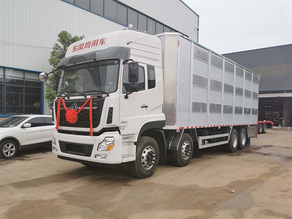 天龍國五9.6米畜禽運(yùn)輸車 天龍國五9.6米畜禽運(yùn)輸車