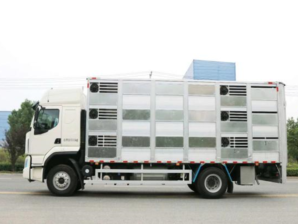 柳汽國六9.6米畜禽運輸車 柳汽國六9.6米畜禽運輸車