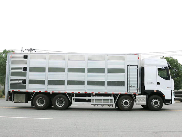 柳汽國六9.6米畜禽運輸車 柳汽國六9.6米畜禽運輸車