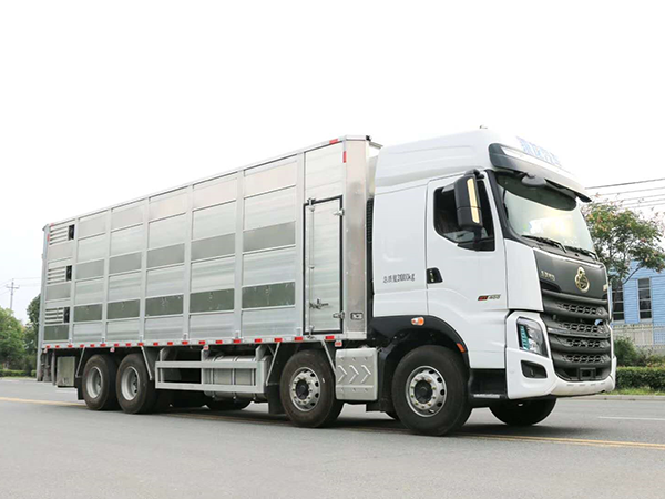 柳汽國六9.6米畜禽運輸車 柳汽國六9.6米畜禽運輸車