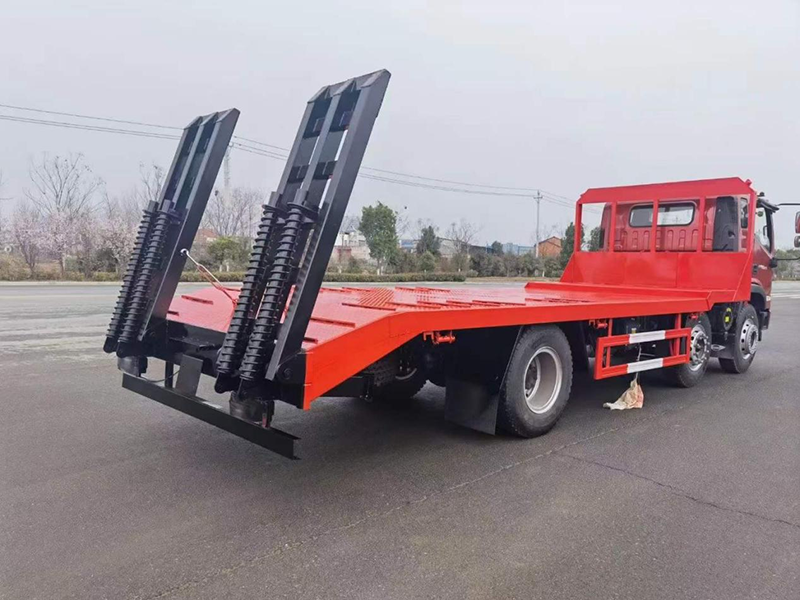 國六福田小三軸平板運(yùn)輸車 國六福田小三軸平板運(yùn)輸車