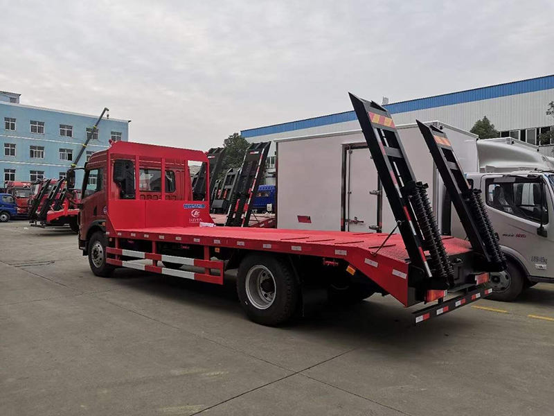 國(guó)六解放龍V單橋平板運(yùn)輸車(chē) 國(guó)六解放龍V單橋平板運(yùn)輸車(chē)