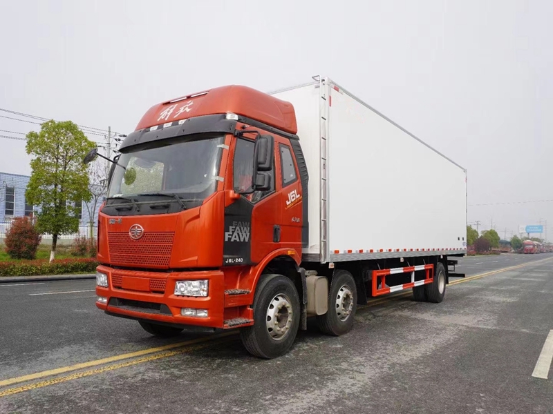 解放J6L小三軸冷藏車 解放J6L小三軸冷藏車