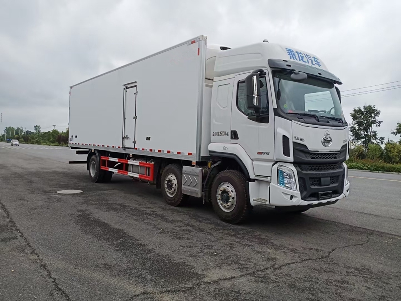 國(guó)六柳汽乘龍小三軸冷藏車 國(guó)六柳汽乘龍小三軸冷藏車