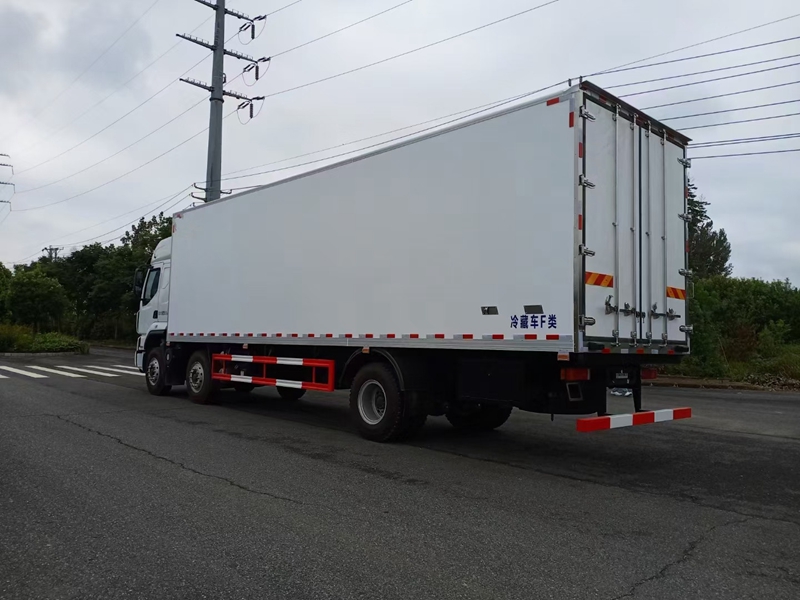 國(guó)六柳汽乘龍小三軸冷藏車 國(guó)六柳汽乘龍小三軸冷藏車