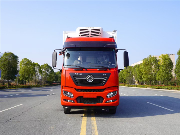 國(guó)六 東風(fēng)天錦KR高頂雙臥6.8米冷藏車(chē) 國(guó)六 東風(fēng)天錦KR高頂雙臥6.8米冷藏車(chē)