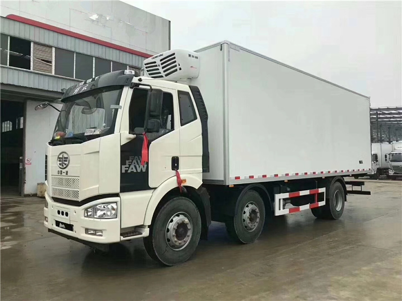 解放J6M小三軸肉鉤冷藏車 解放J6M小三軸肉鉤冷藏車