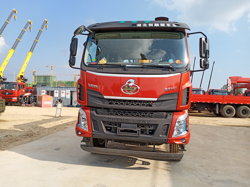 國六柳汽前四后八隨車吊全面面市 國六柳汽前四后八隨車吊全面面市