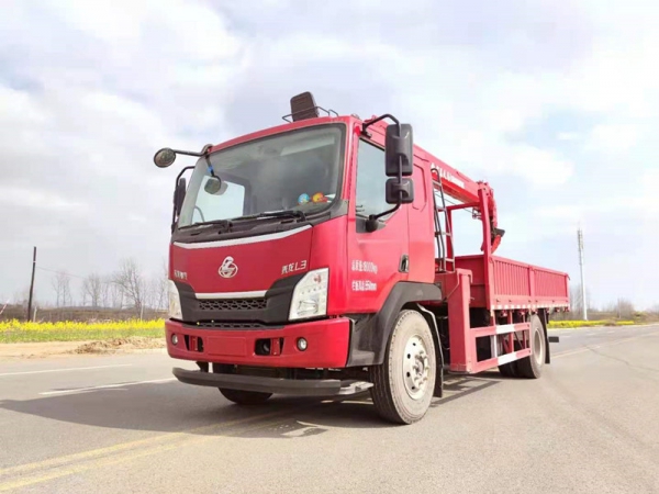 國六柳汽單橋宏昌天馬8噸吊機 國六柳汽單橋宏昌天馬8噸吊機