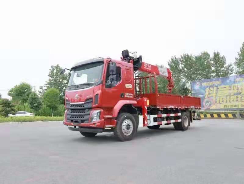 國六柳汽單橋長興8噸吊機 國六柳汽單橋長興8噸吊機