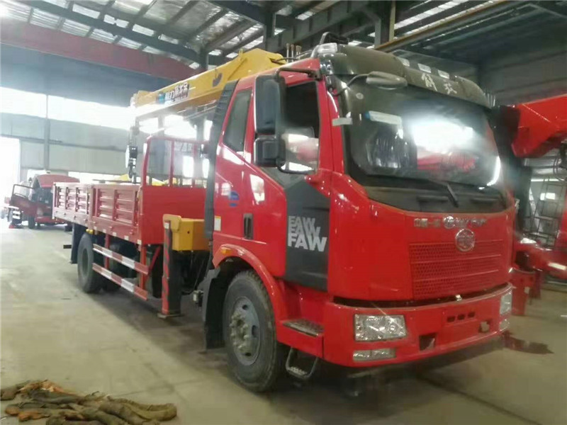 解放程力8噸吊機 解放程力8噸吊機