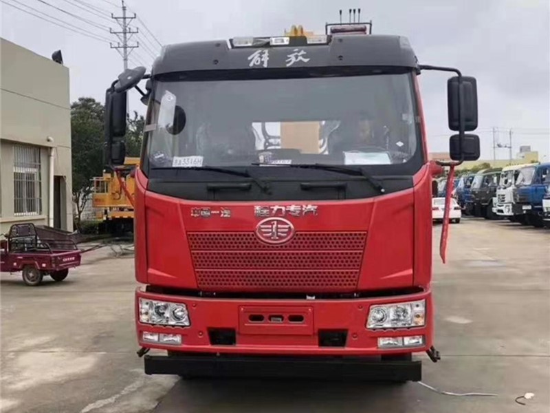 解放程力8噸吊機 解放程力8噸吊機