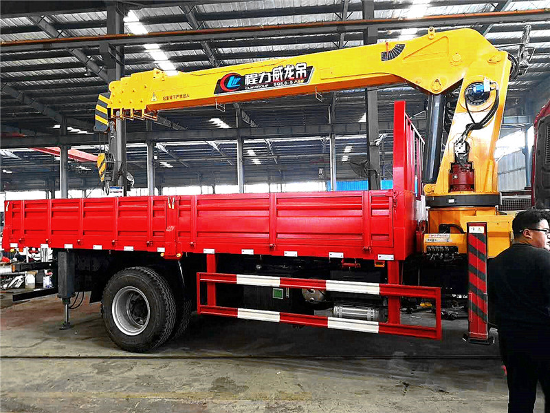 東風錦程單橋8噸隨車吊 東風錦程單橋8噸隨車吊