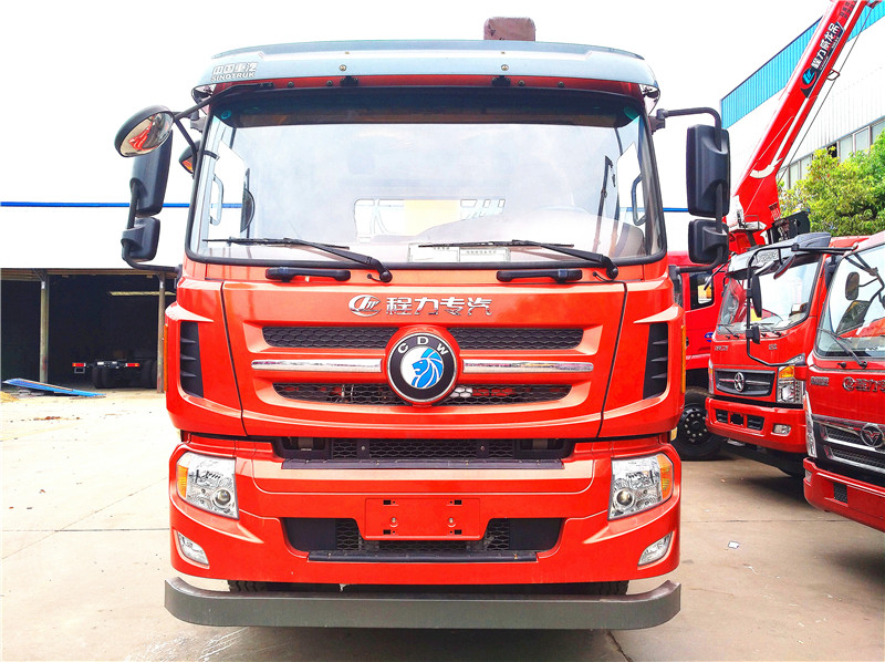 重汽王牌單橋6.3噸隨車(chē)吊 重汽王牌單橋6.3噸隨車(chē)吊