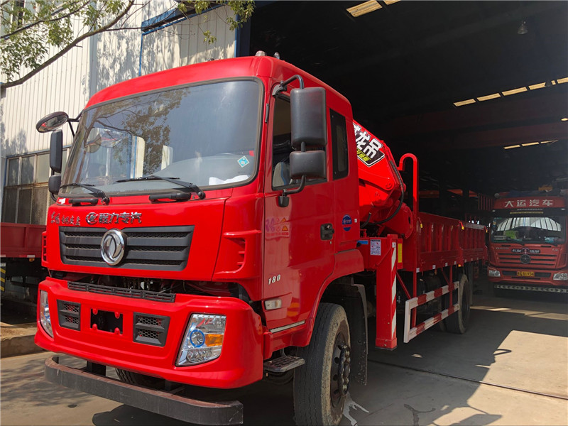 東風(fēng)專底單橋折臂12噸隨車吊 東風(fēng)專底單橋折臂12噸隨車吊