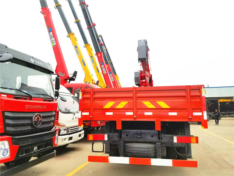 東風天錦單橋8噸隨車吊 東風天錦單橋8噸隨車吊