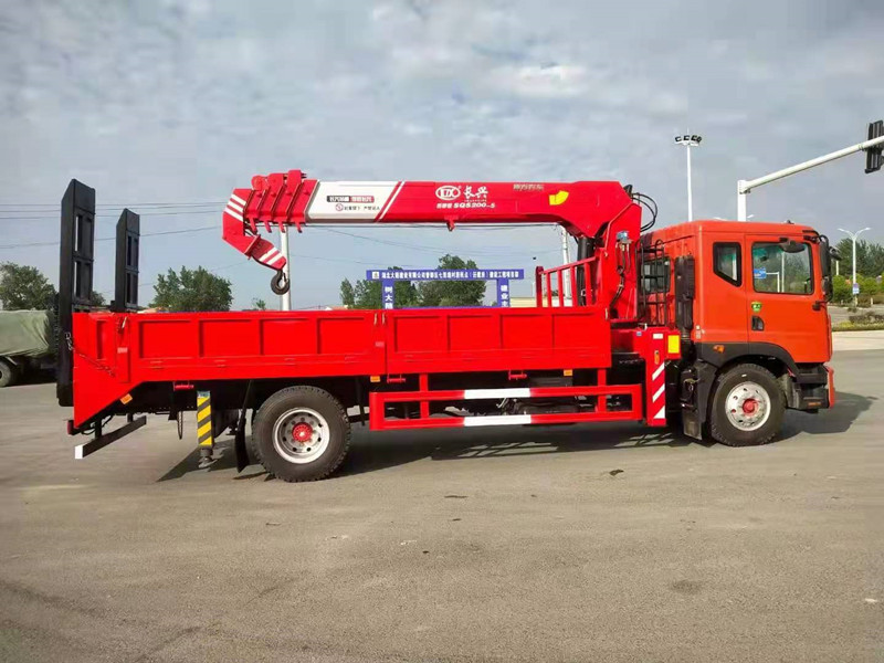 東風多利卡D9單橋帶爬梯隨車吊 東風多利卡D9單橋帶爬梯隨車吊