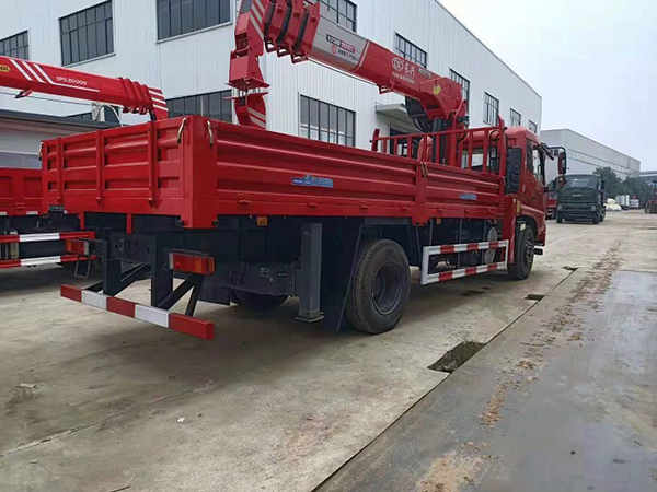 東風(fēng)天錦國六單橋隨車吊,上裝8噸各類吊機(jī) 東風(fēng)天錦國六單橋隨車吊,上裝8噸各類吊機(jī)