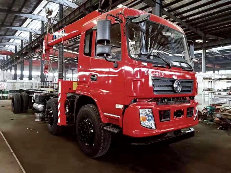 東風專底前四后四10噸隨車吊 東風專底前四后四10噸隨車吊