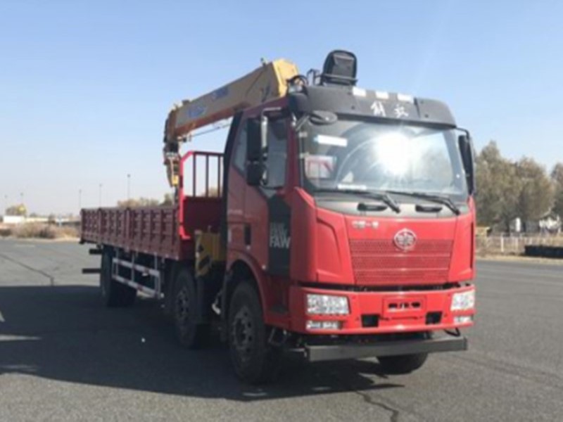 解放前四后四10噸隨車吊 解放前四后四10噸隨車吊