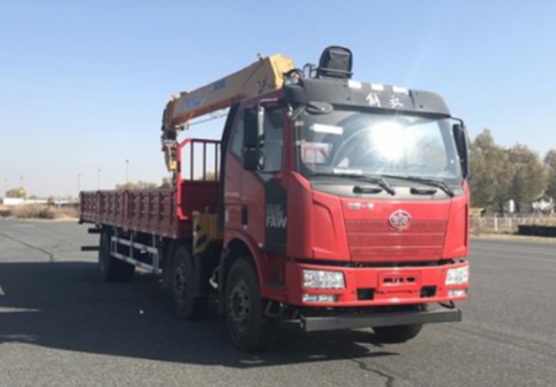 解放前四后四10噸隨車吊 解放前四后四10噸隨車吊