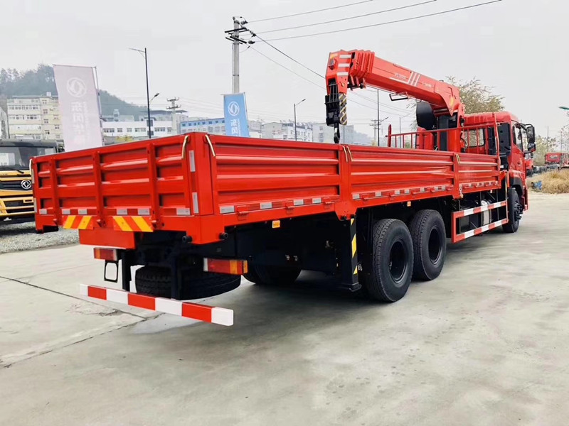 東風(fēng)天龍新款后八輪隨車吊 東風(fēng)天龍新款后八輪隨車吊