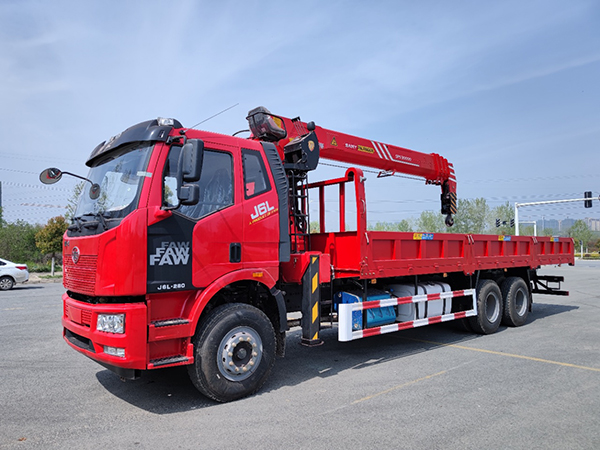 國六解放J6后八輪隨車吊專用底盤 國六解放J6后八輪隨車吊專用底盤