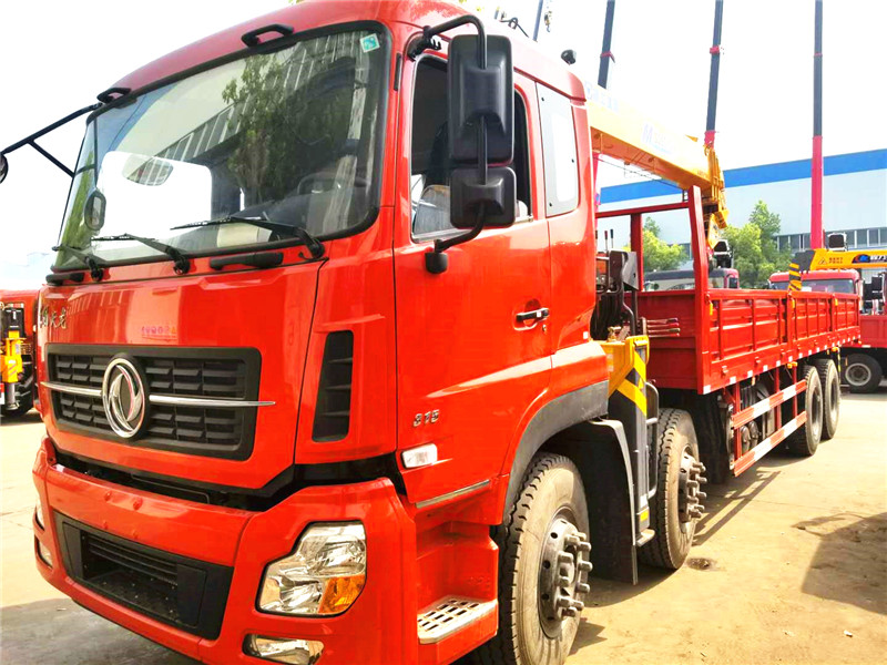 天龍前四后八12噸吊機 天龍前四后八12噸吊機