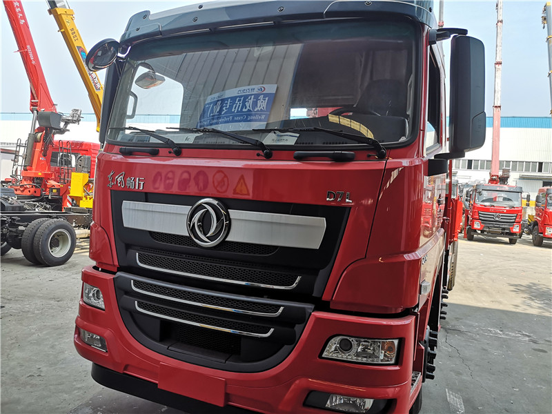 東風(fēng)暢行D7L前四后八14噸隨車吊 東風(fēng)暢行D7L前四后八14噸隨車吊