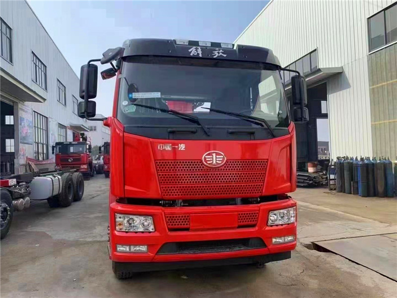 解放國六前四后八隨車吊新品上市 解放國六前四后八隨車吊新品上市