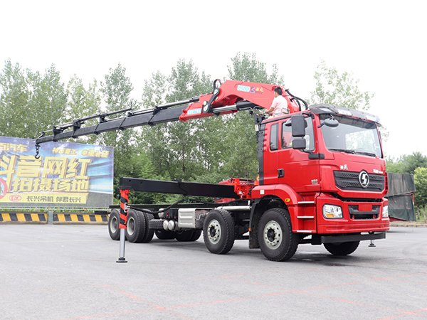 國六陜汽德龍新M3000前四后八 國六陜汽德龍新M3000前四后八