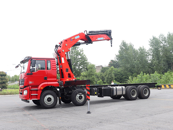 國六陜汽德龍新M3000前四后八 國六陜汽德龍新M3000前四后八